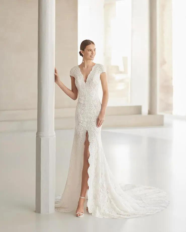 When to Order Your Wedding Gown Image